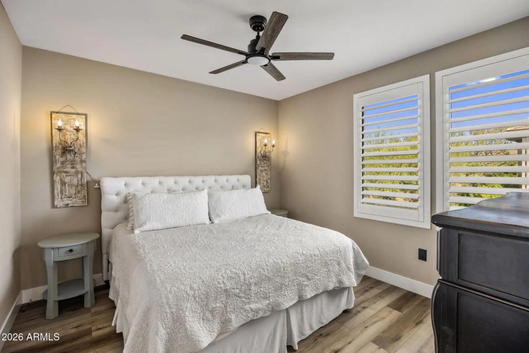 Real Estate Picture 8