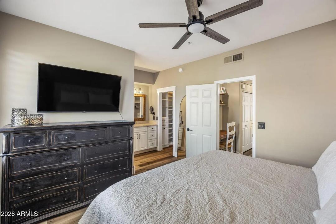 Real Estate Picture 9