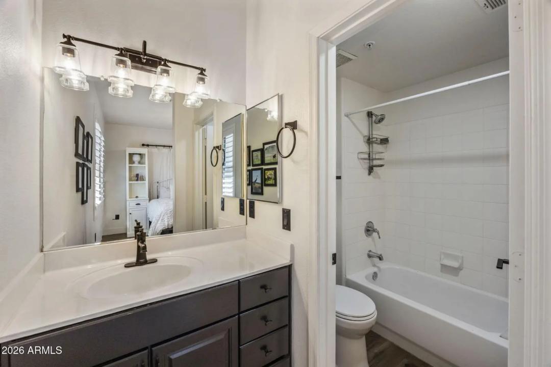 Real Estate Picture 15
