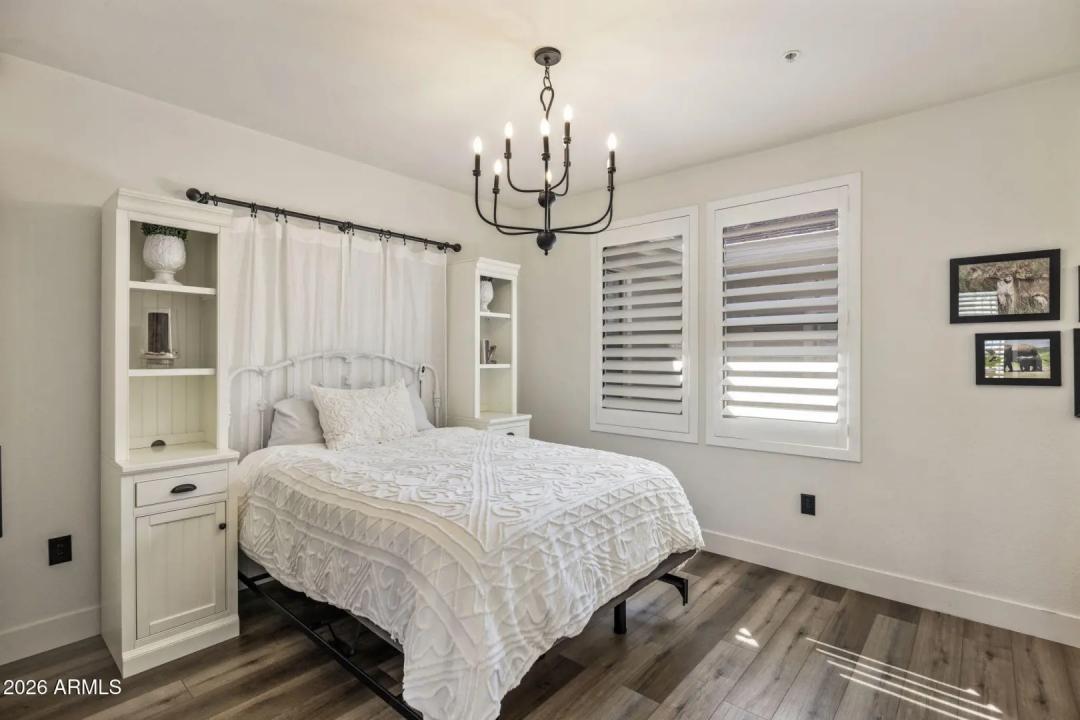 Real Estate Picture 13