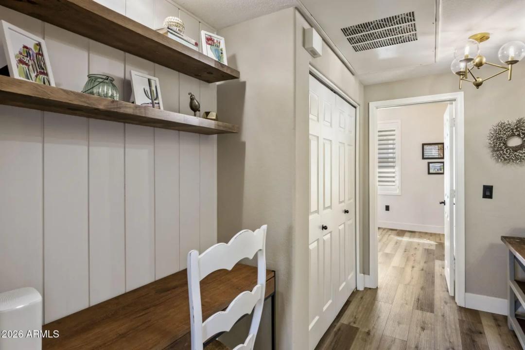 Real Estate Picture 12