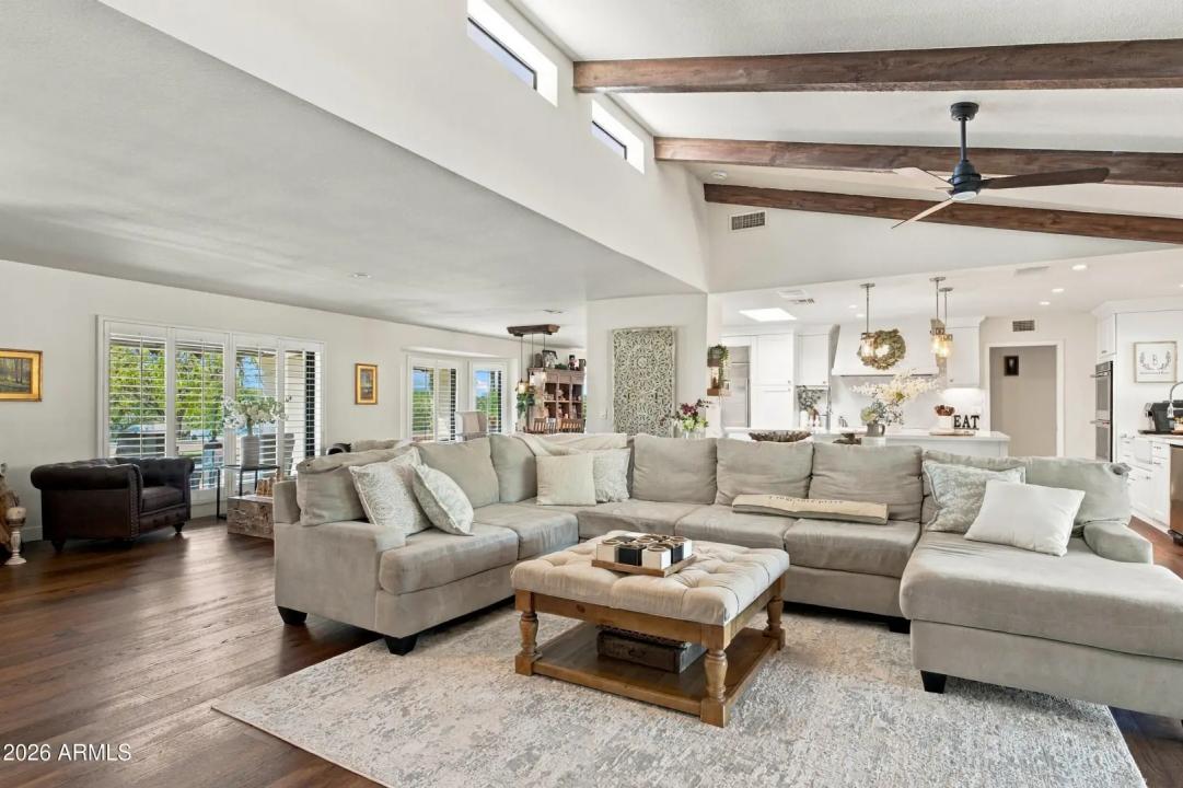 Real Estate Picture 6