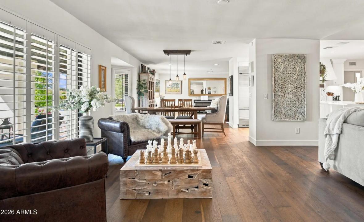 Real Estate Picture 5