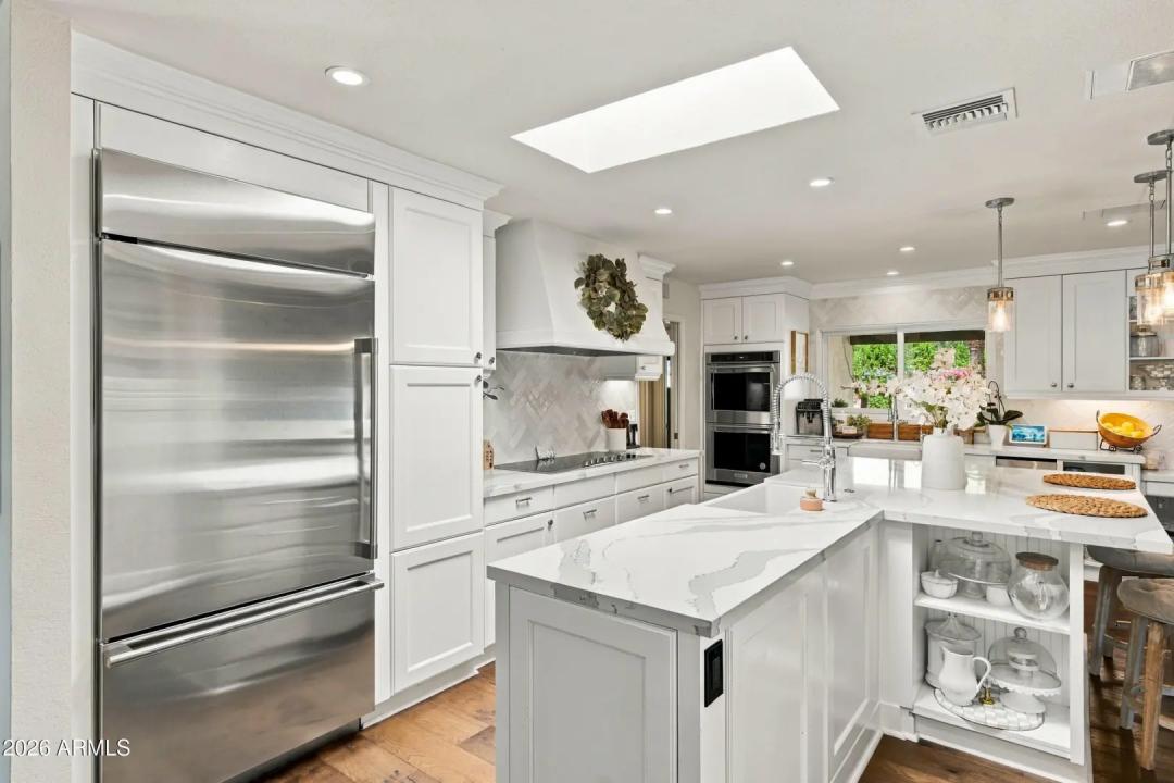 Real Estate Picture 9