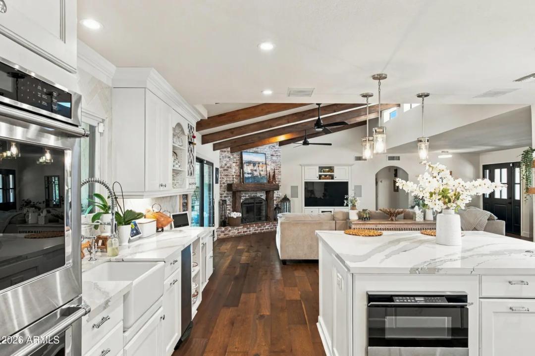 Real Estate Picture 10