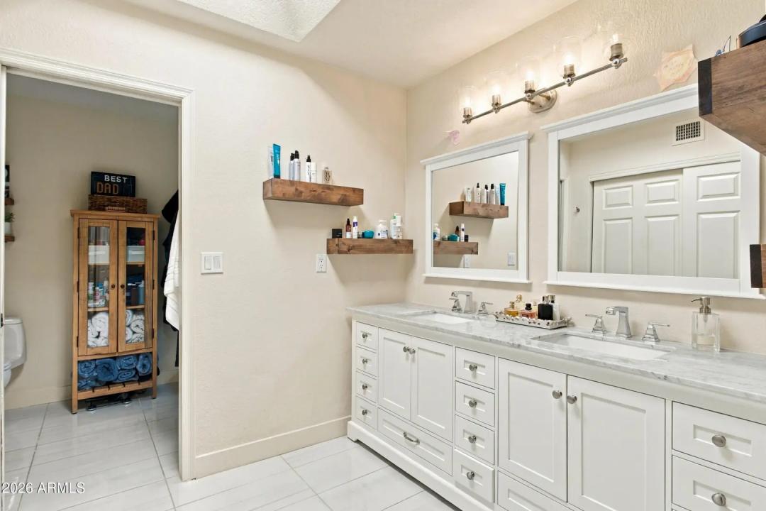 Real Estate Picture 20
