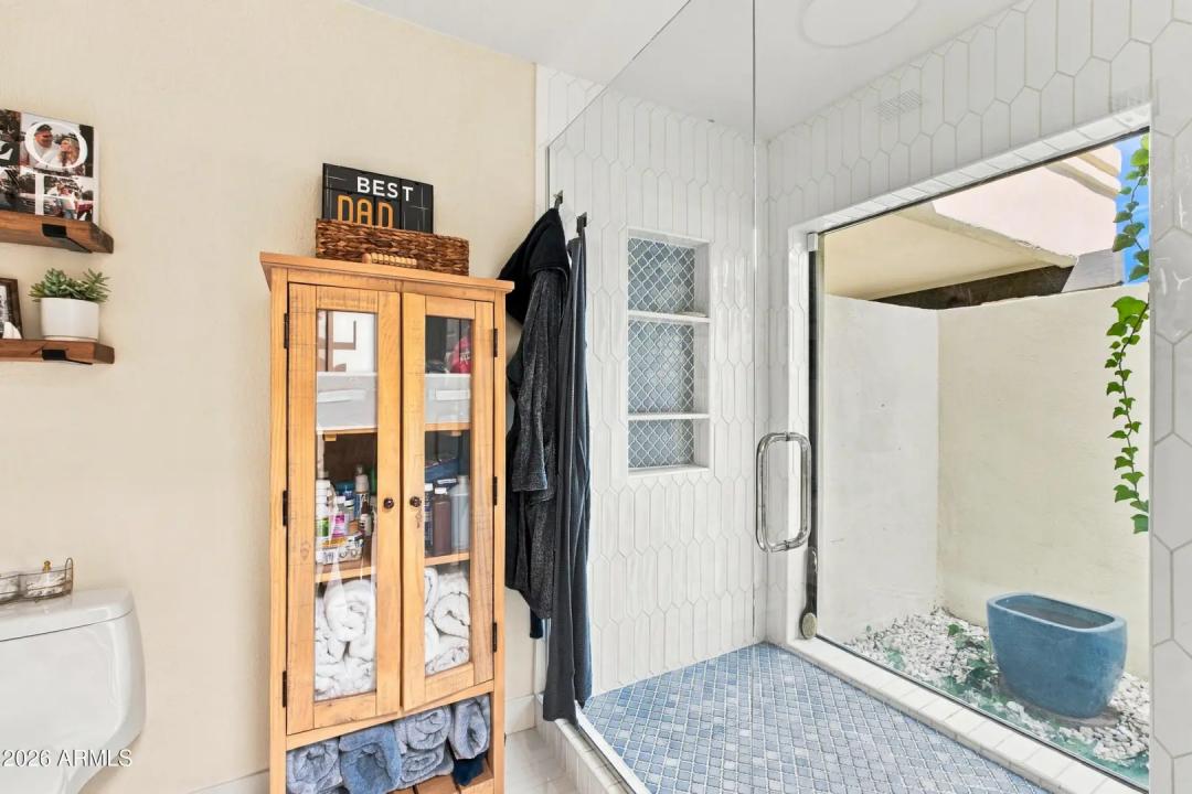 Real Estate Picture 21