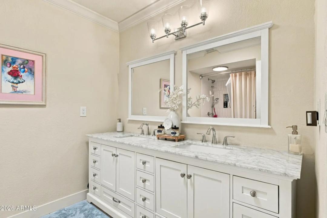 Real Estate Picture 25