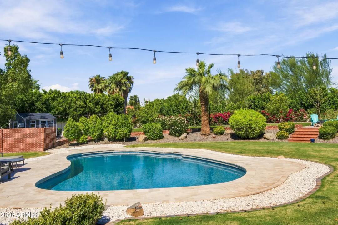 Real Estate Picture 32