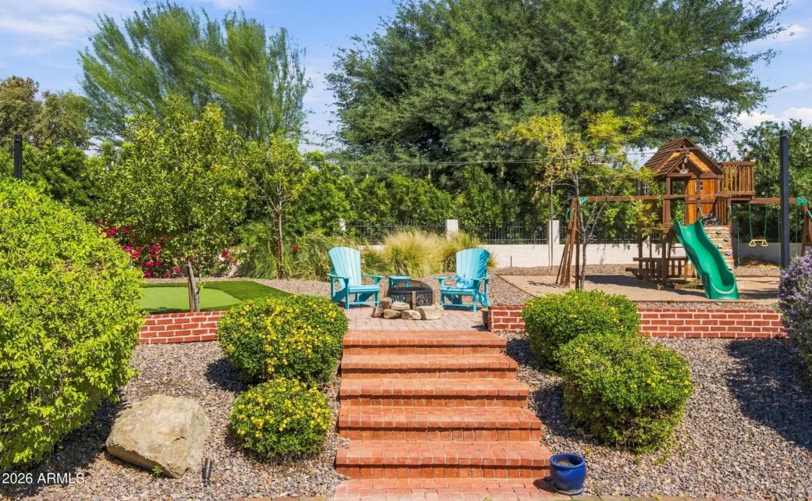Real Estate Picture 36