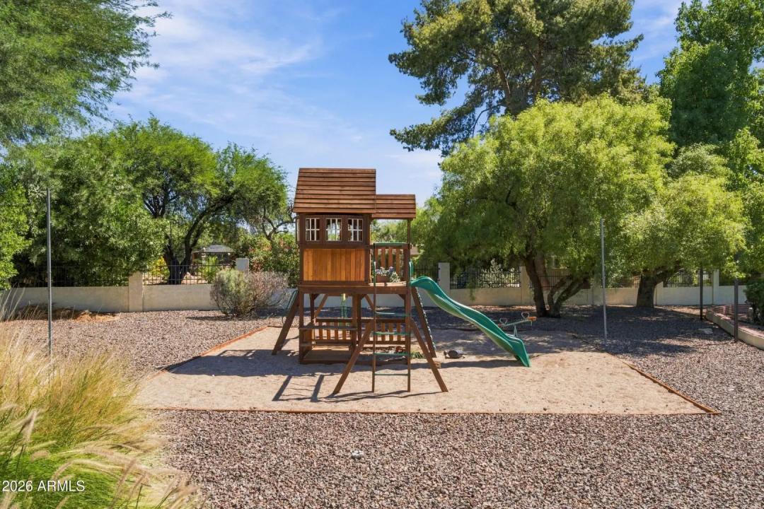 Real Estate Picture 39