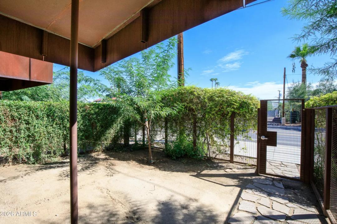 Real Estate Picture 23