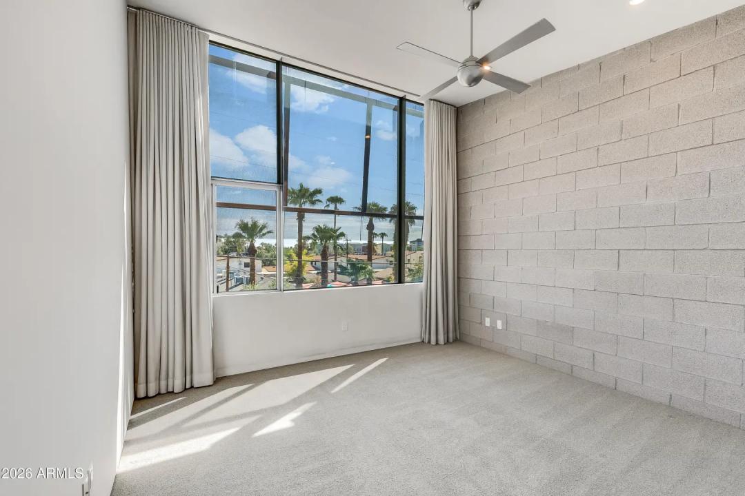 Real Estate Picture 15