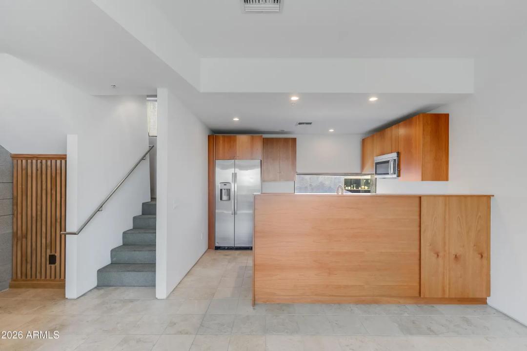 Real Estate Picture 8