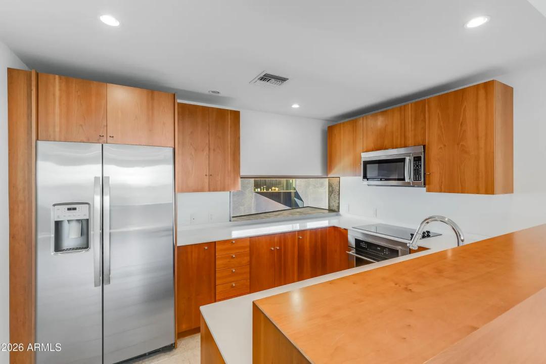 Real Estate Picture 7