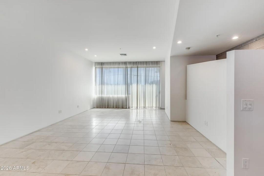 Real Estate Picture 6