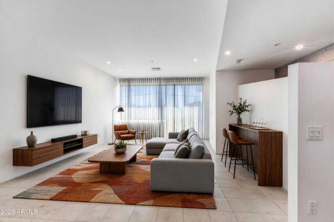 Real Estate Picture 5