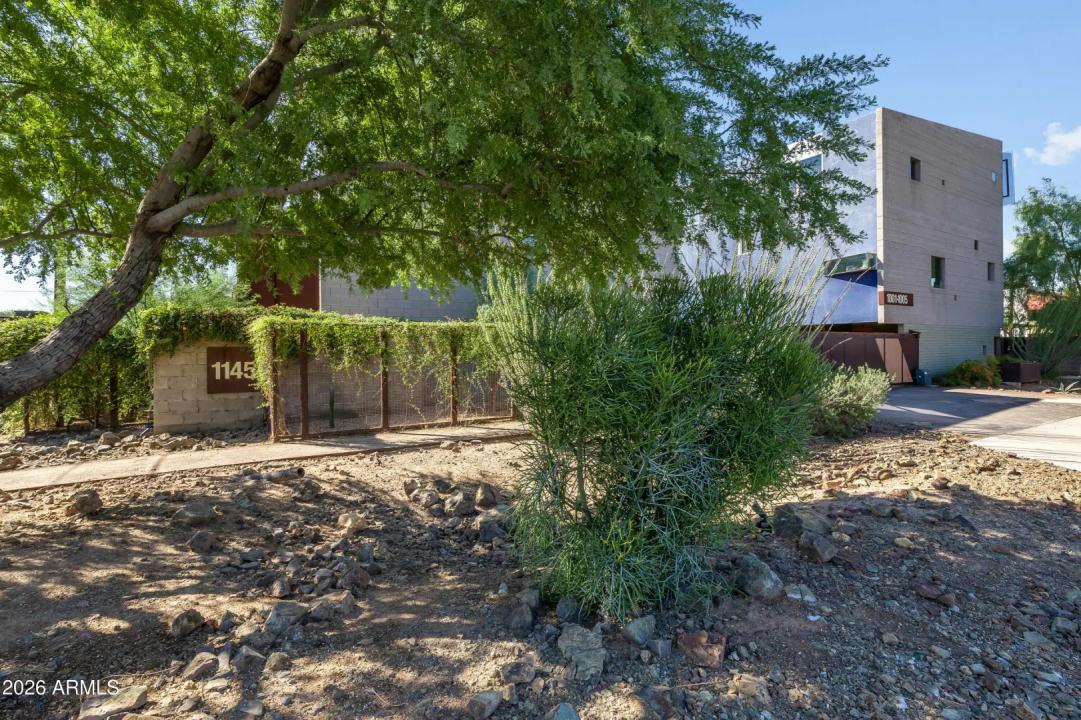 Real Estate Picture 29