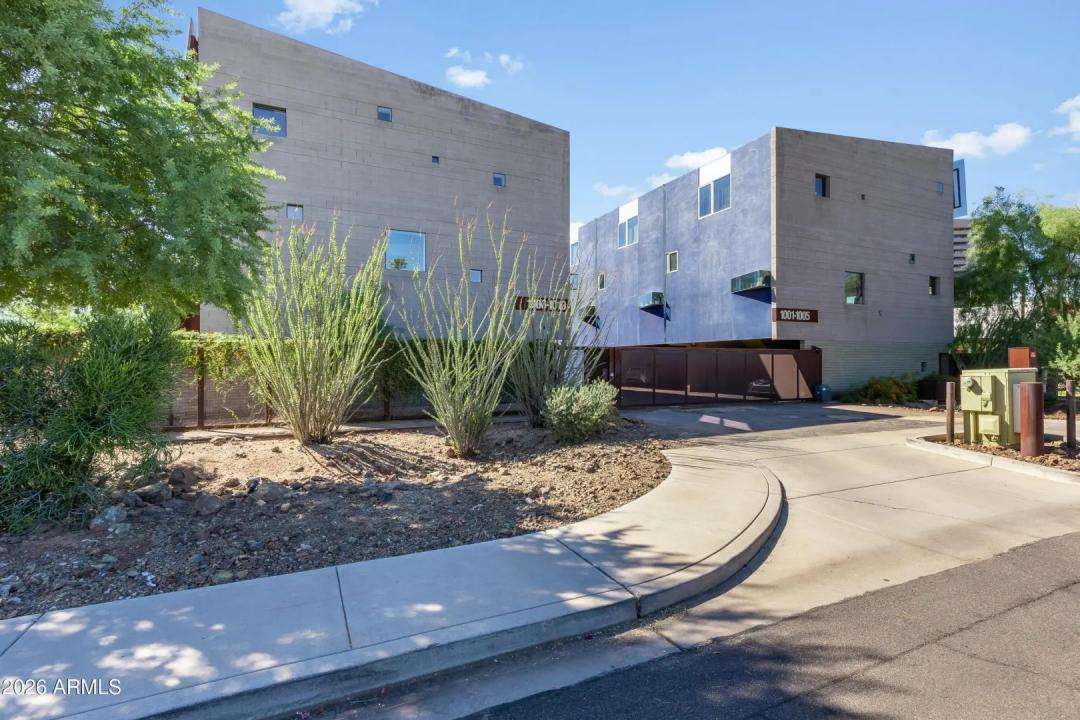 Real Estate Picture 1