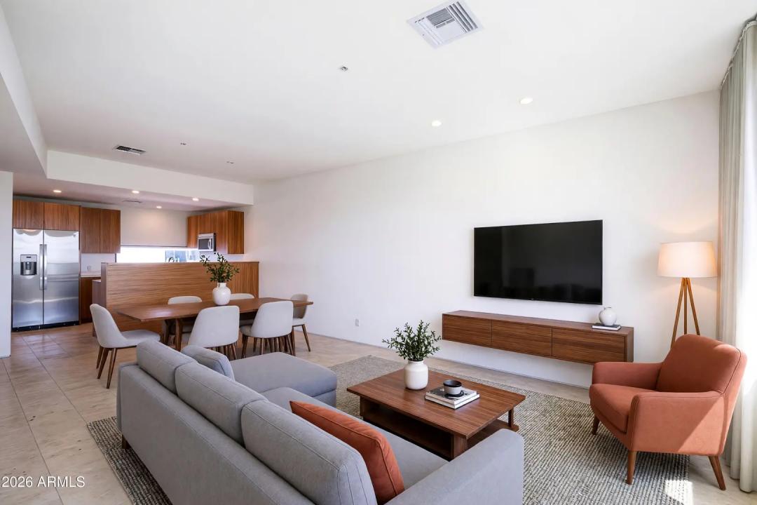 Real Estate Picture 3