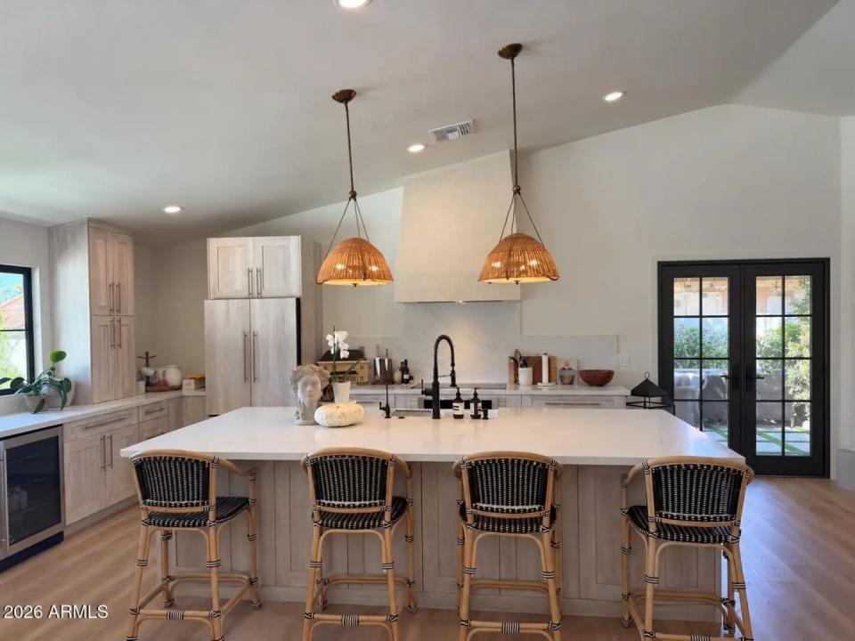 Real Estate Picture 1