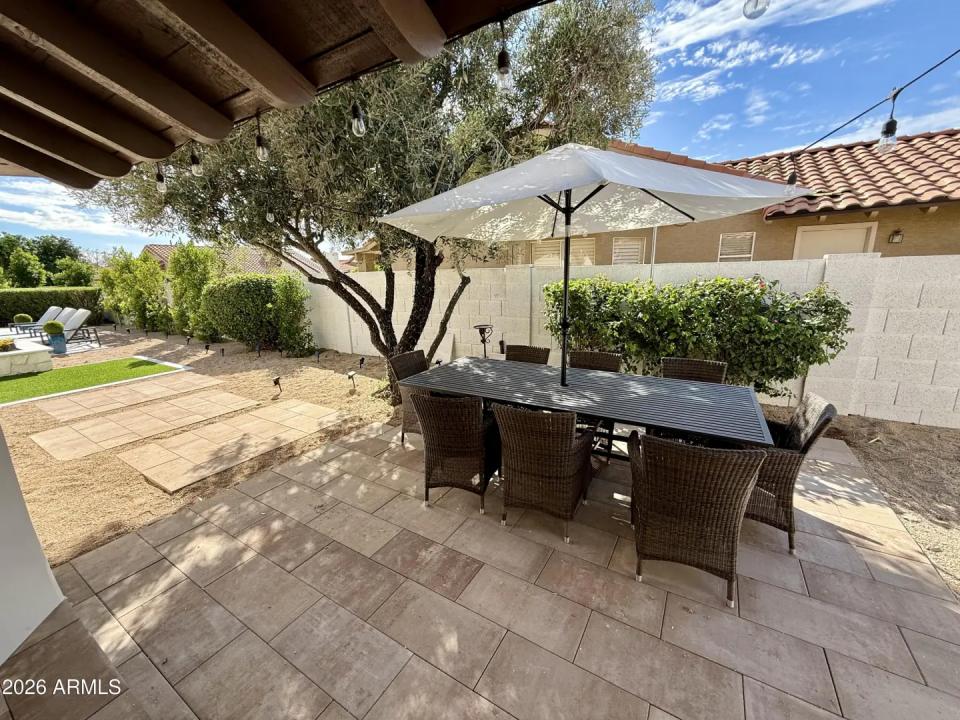 Real Estate Picture 7