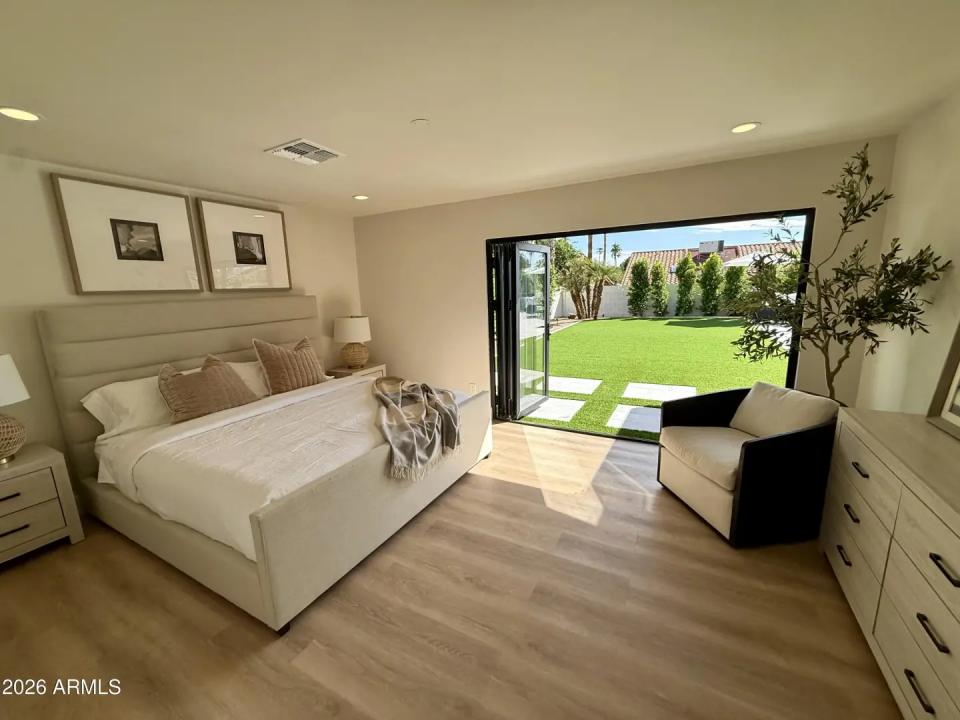 Real Estate Picture 4