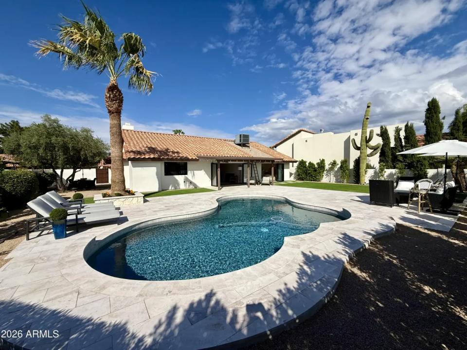 Real Estate Picture 6