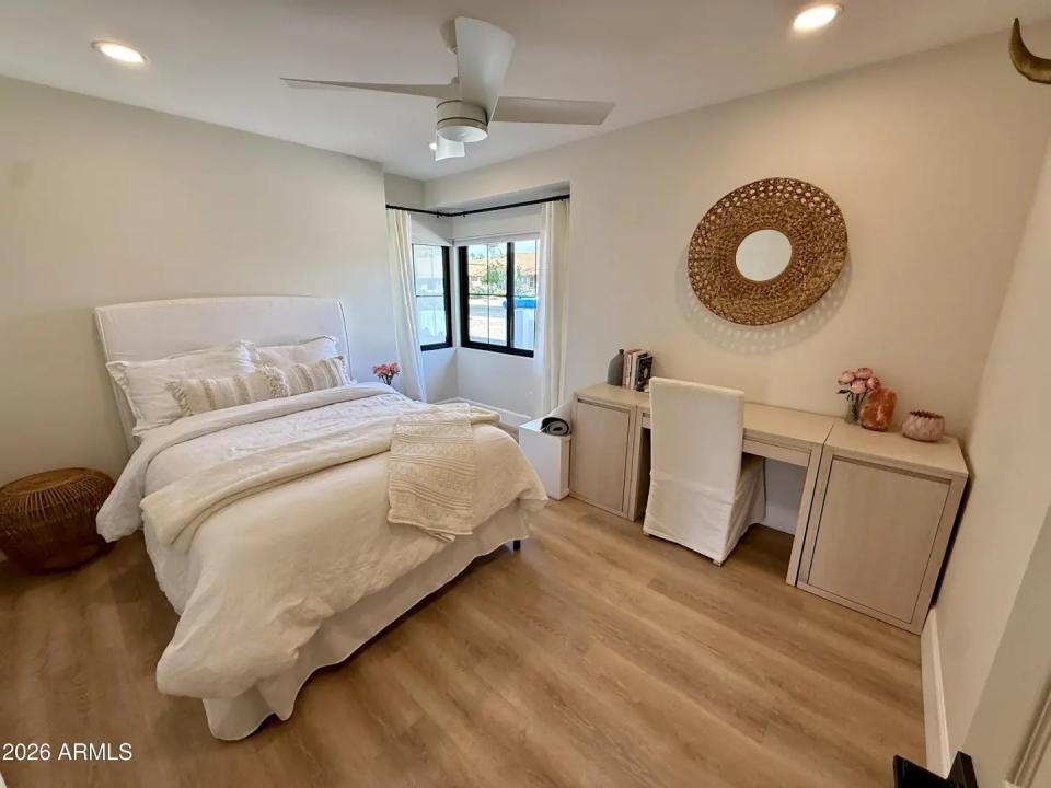 Real Estate Picture 8