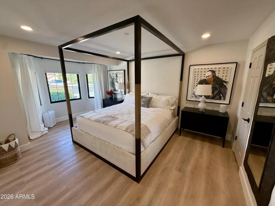 Real Estate Picture 9