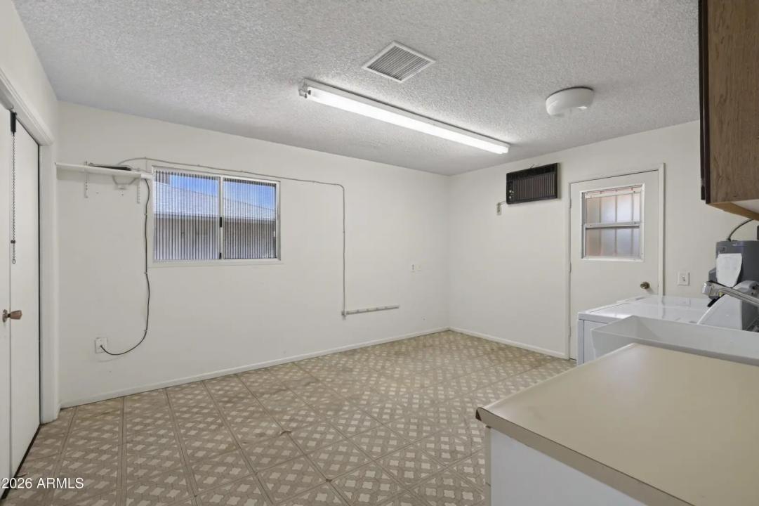 Real Estate Picture 30