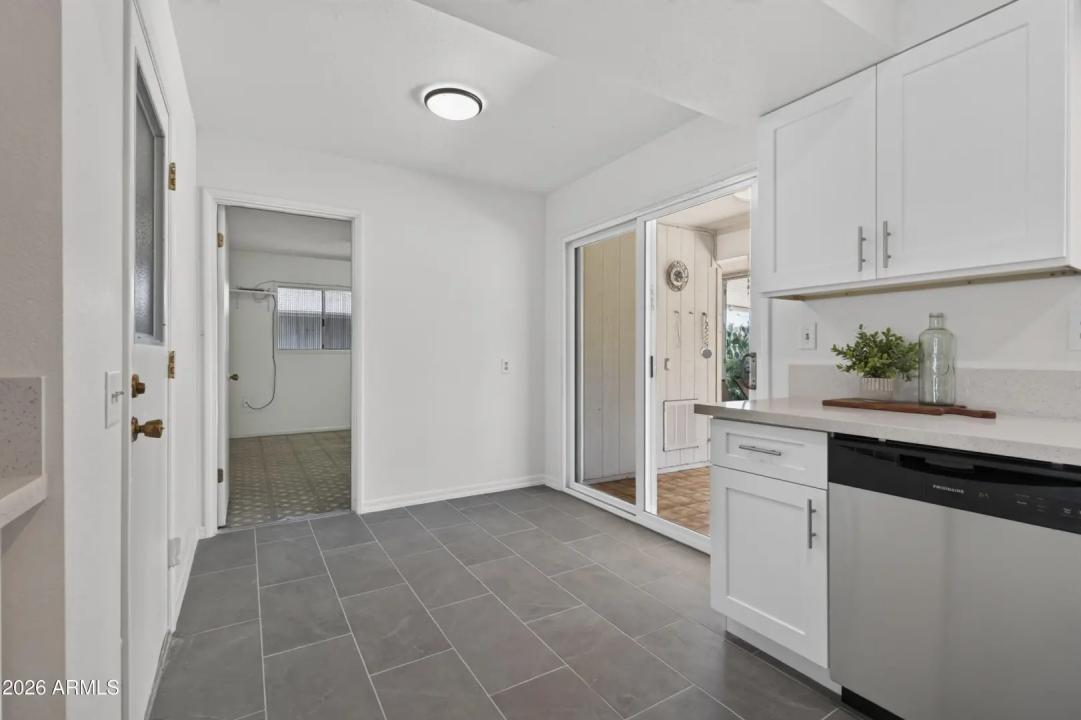Real Estate Picture 12