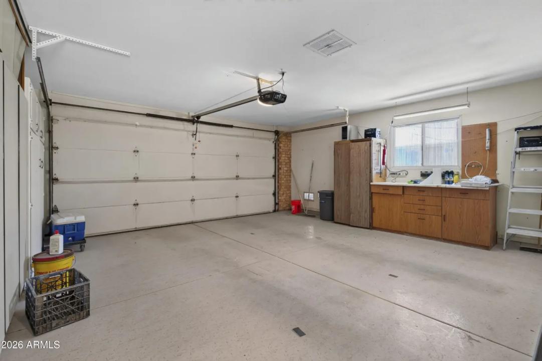 Real Estate Picture 32