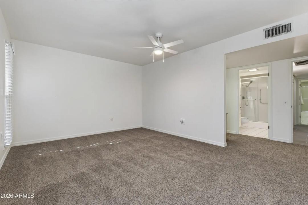 Real Estate Picture 17