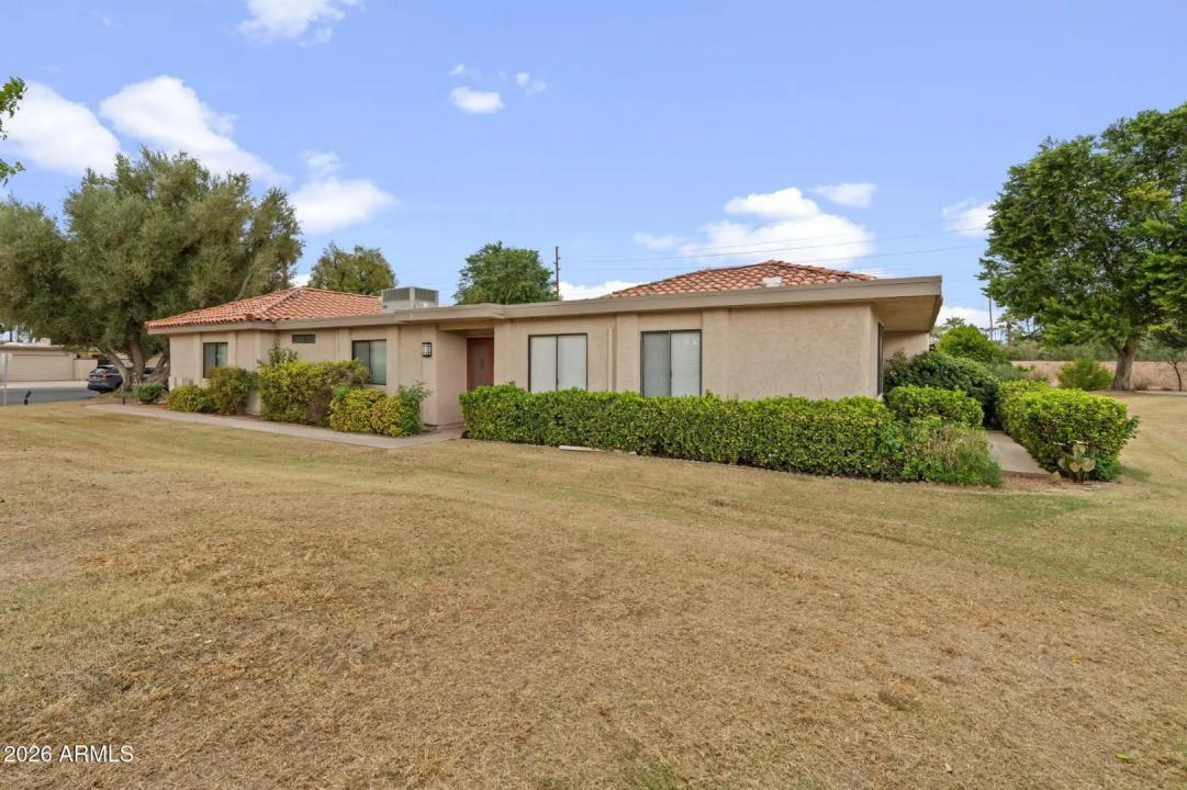 Real Estate Picture 3