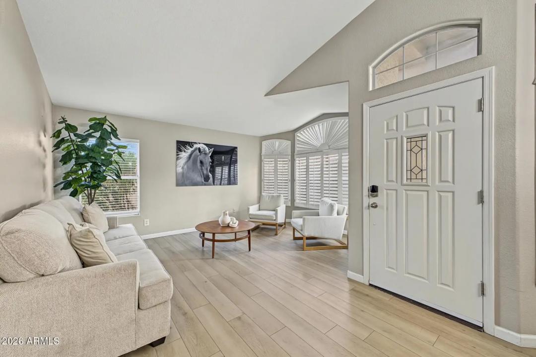Real Estate Picture 4