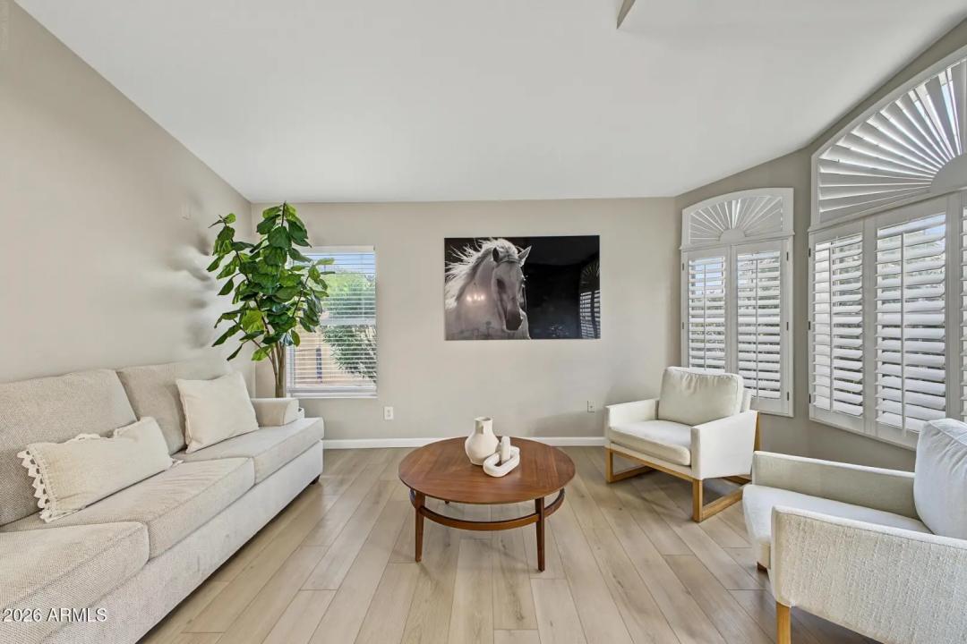 Real Estate Picture 5