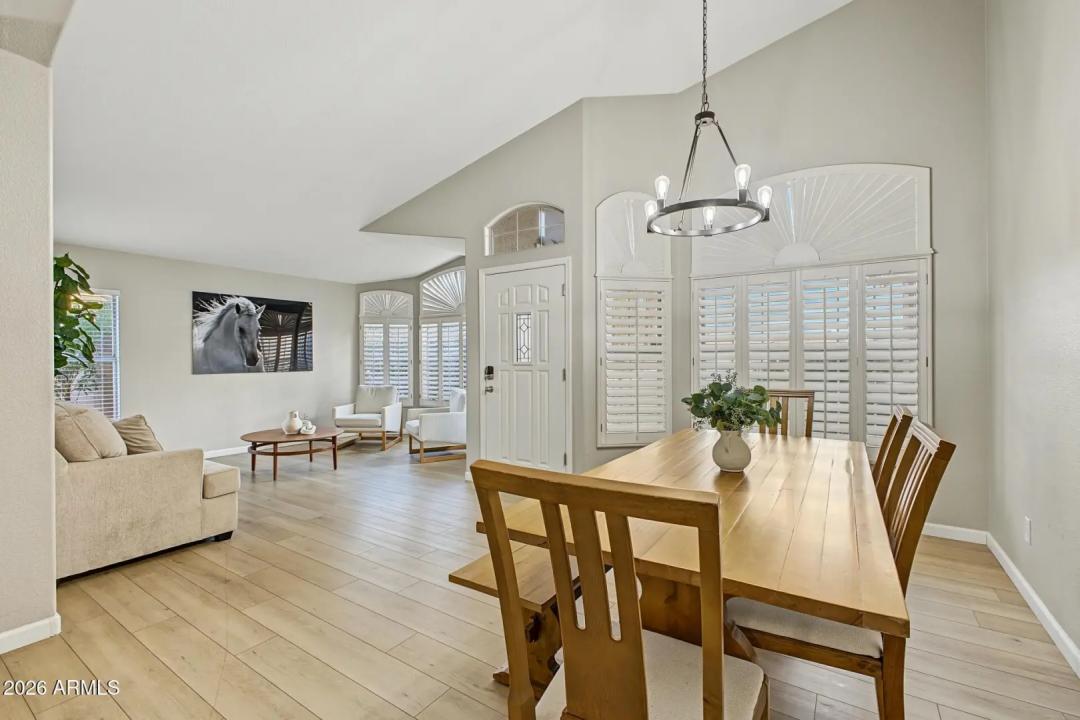 Real Estate Picture 8
