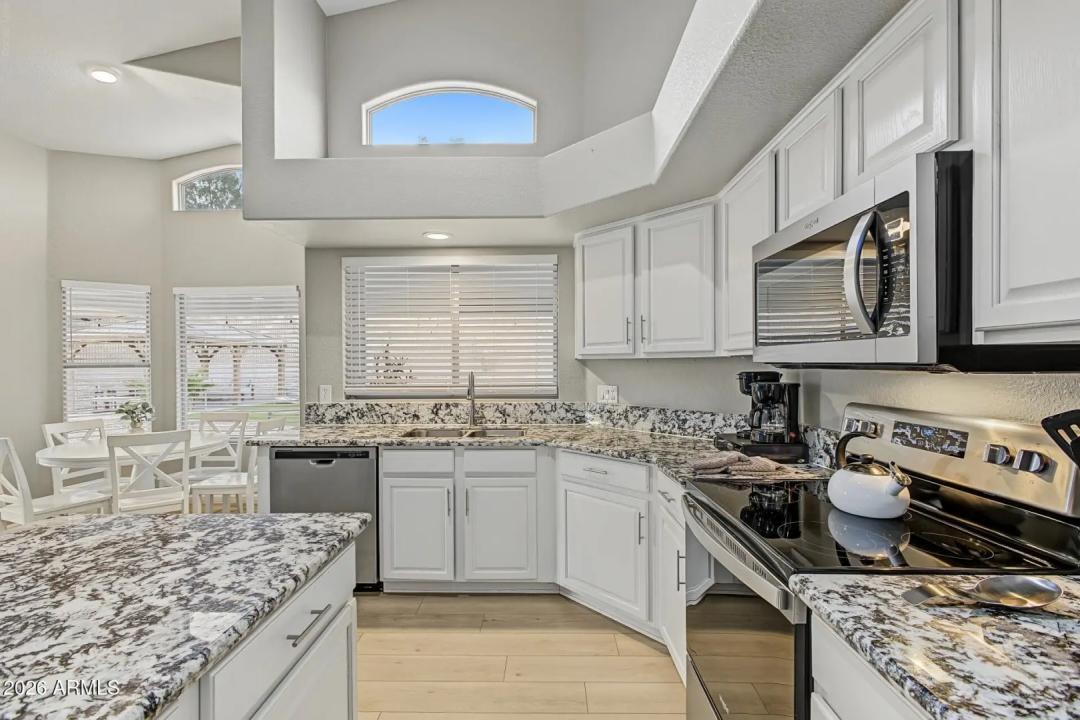 Real Estate Picture 13