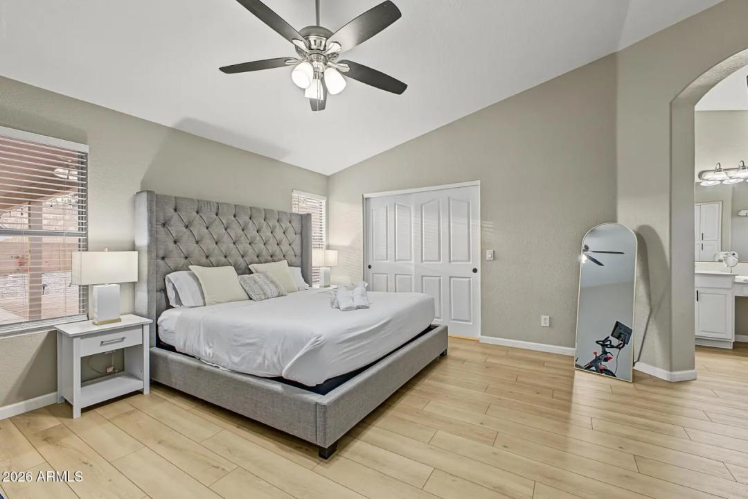 Real Estate Picture 17