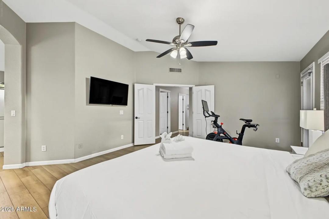 Real Estate Picture 16