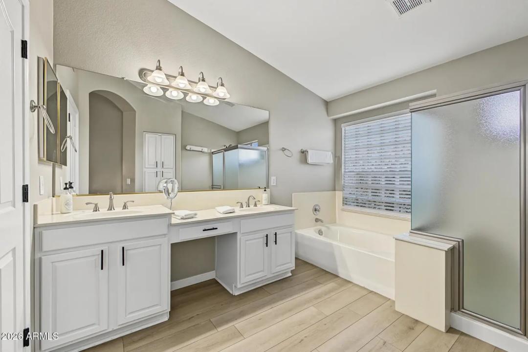 Real Estate Picture 19
