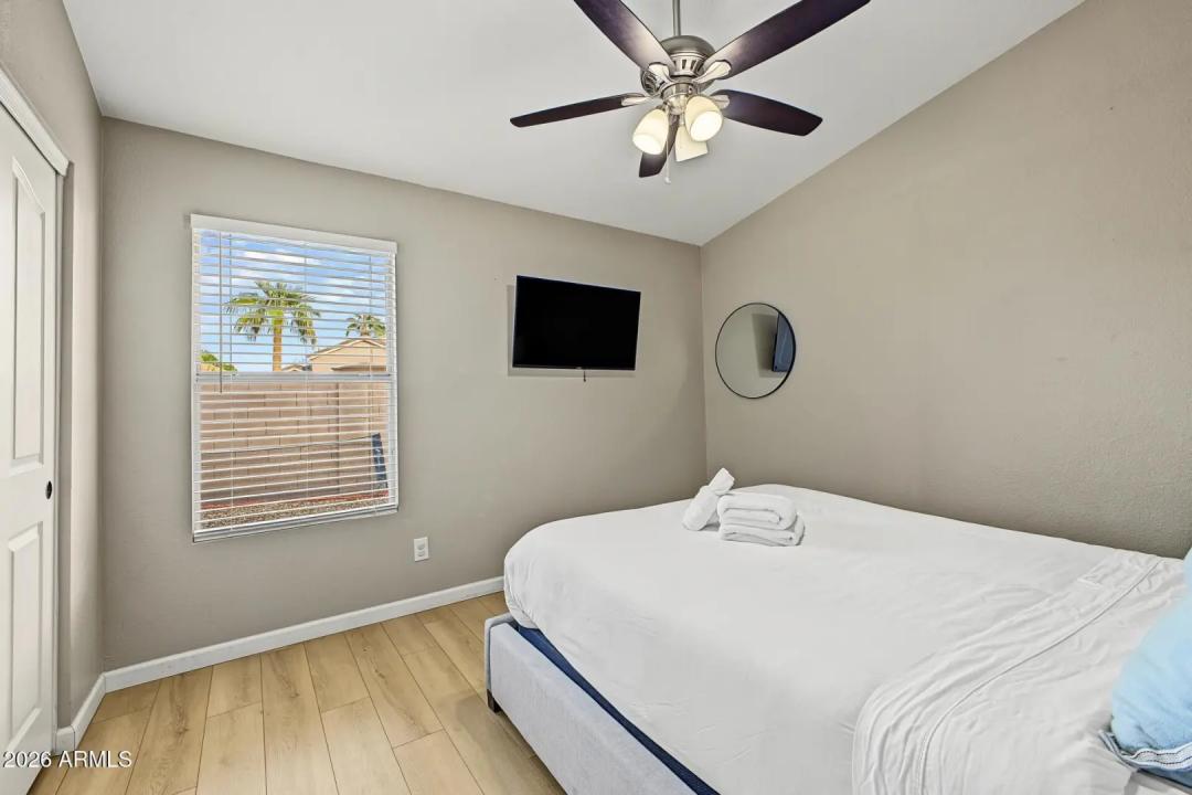 Real Estate Picture 23