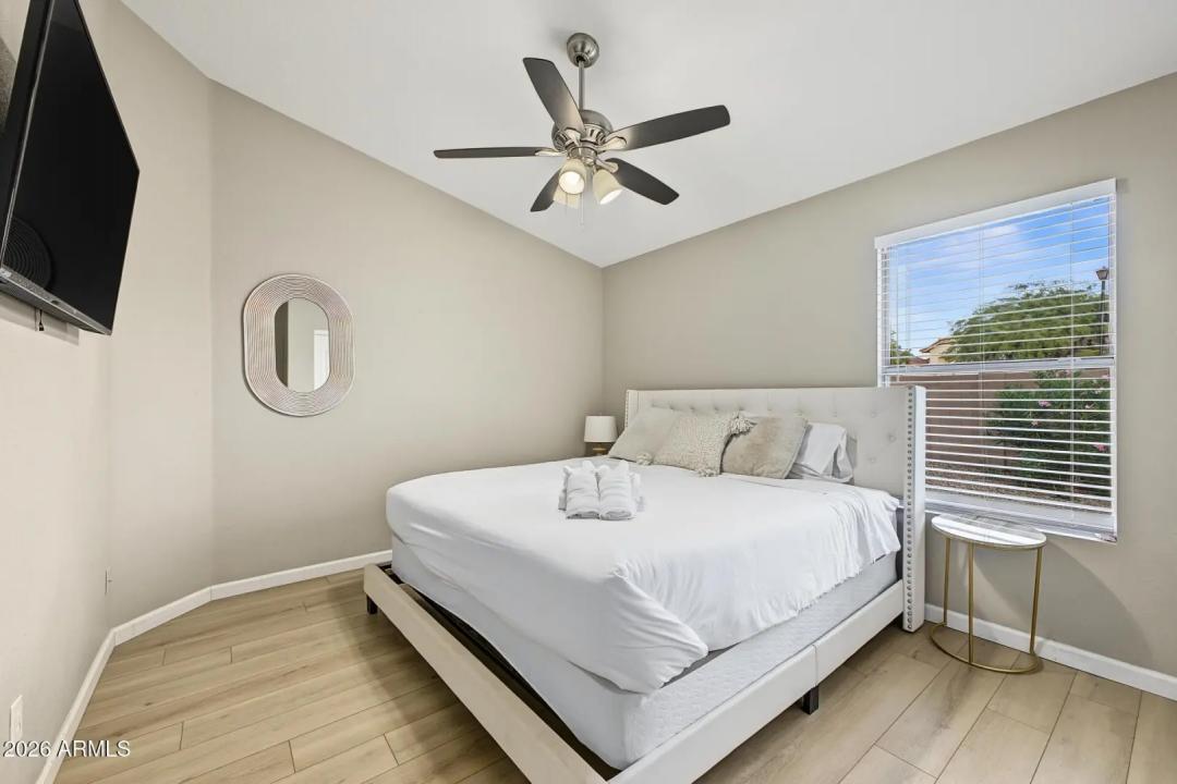 Real Estate Picture 25
