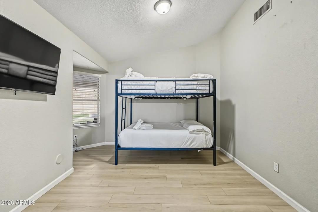 Real Estate Picture 27