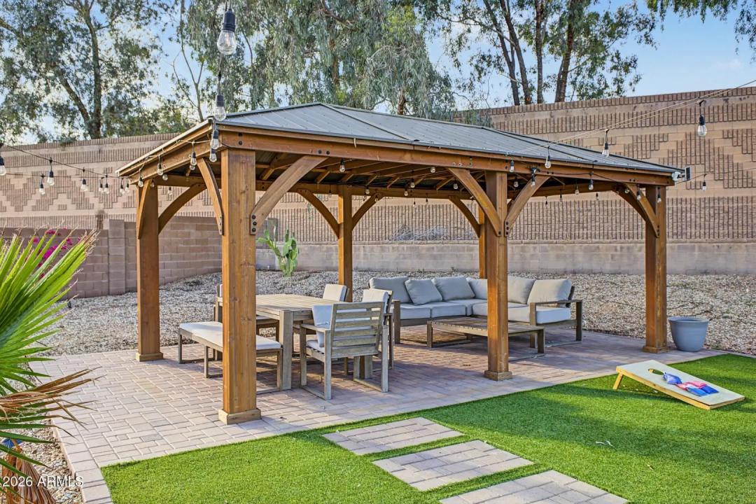 Real Estate Picture 33