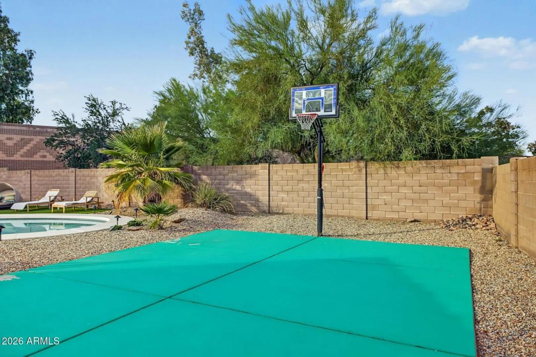 Real Estate Picture 39