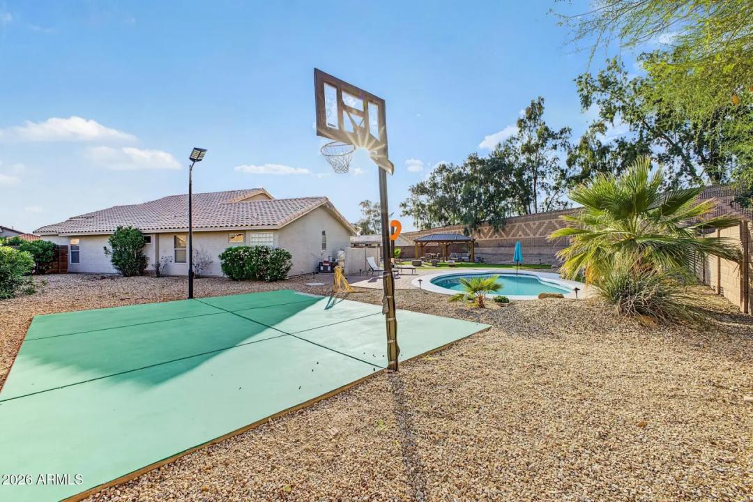 Real Estate Picture 40