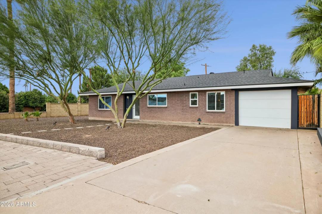 Real Estate Picture 3