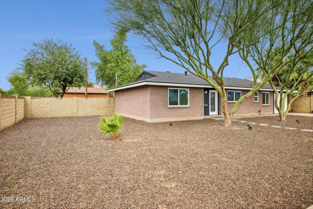 Real Estate Picture 4